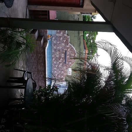 Cabinas Madeleine Puntarenas Exteriör bild