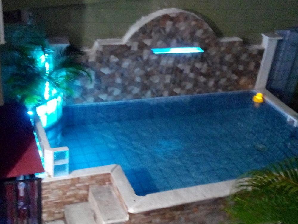 Cabinas Madeleine Puntarenas Exteriör bild