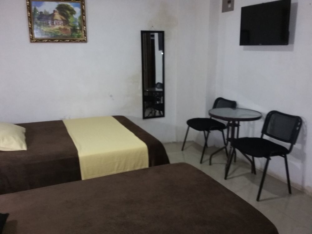 Cabinas Madeleine Puntarenas Exteriör bild