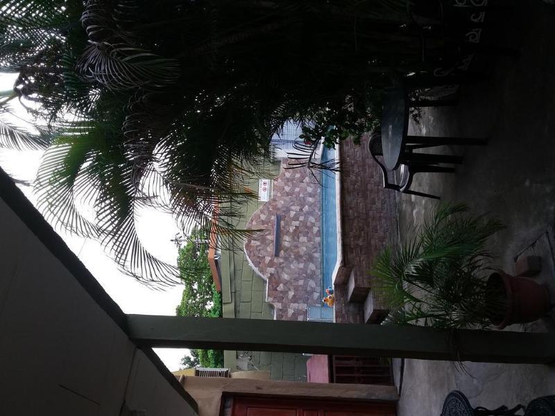 Cabinas Madeleine Puntarenas Exteriör bild