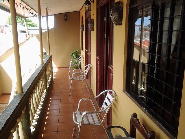 Cabinas Madeleine Puntarenas Exteriör bild
